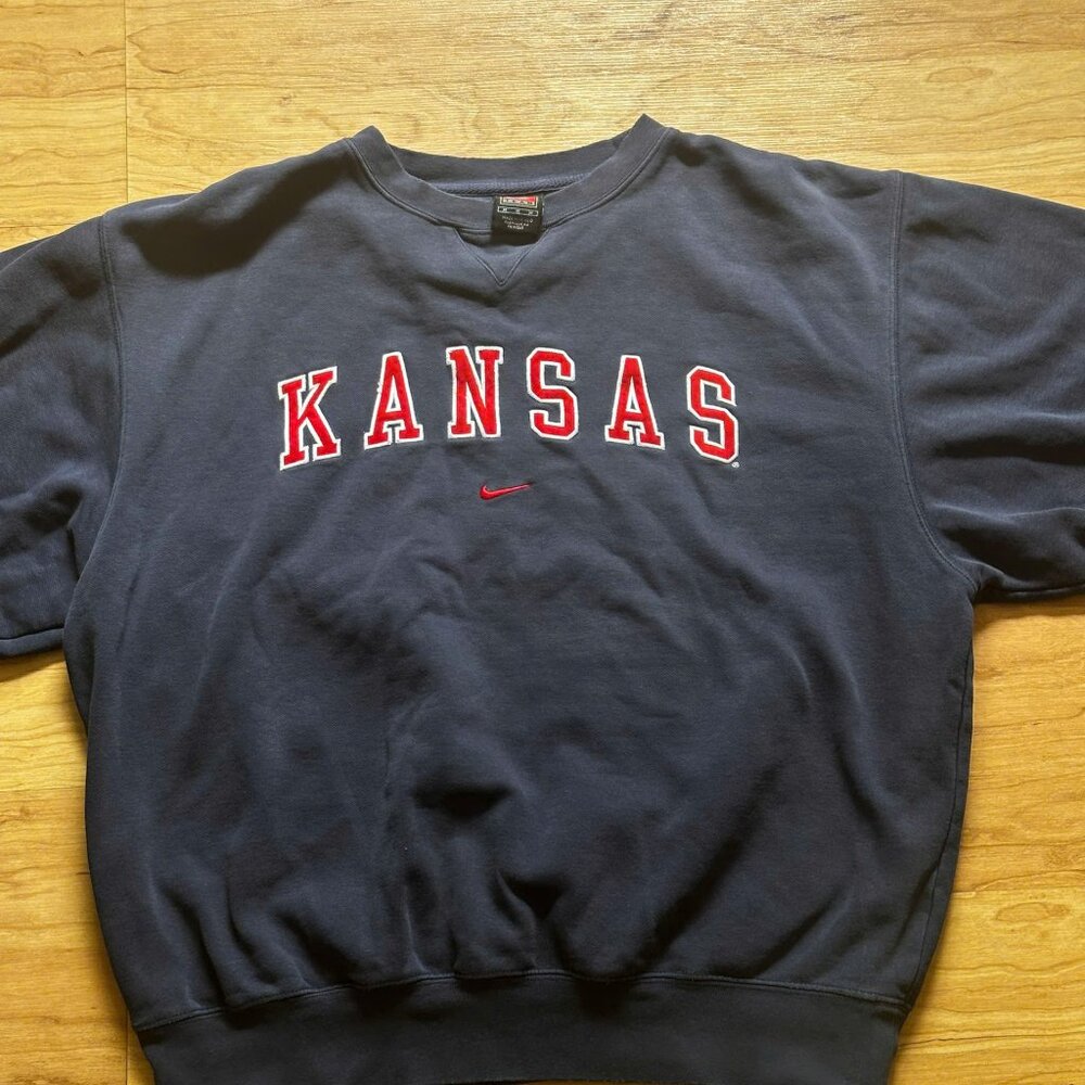 VINTAGE NIKE KANSAS EMBROIDERED SWEATSHIRT 1990S / Size M / Condtion : 8/10 Good